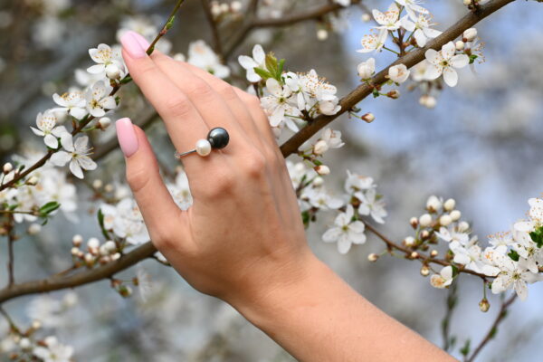 Kanela Silver Ring "Duo Pearl" - Image 2