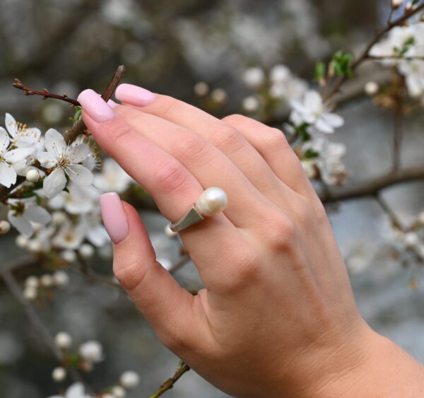 Kanela Silver Ring "White Pearl"