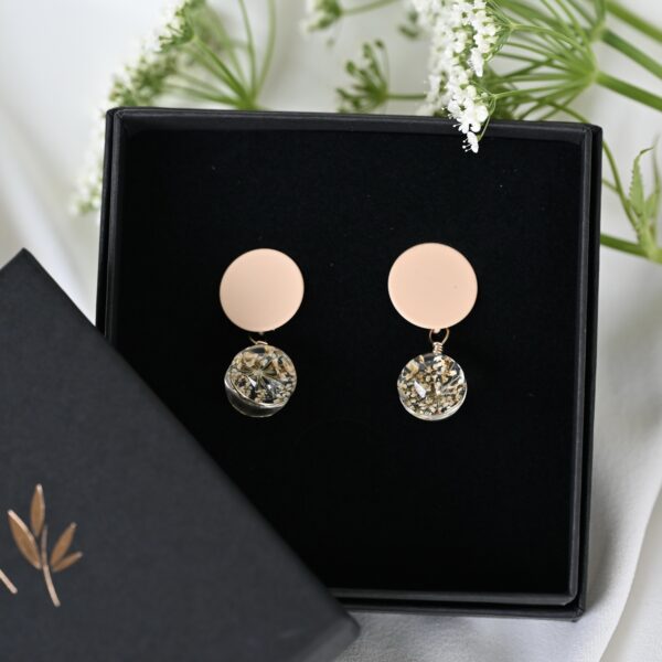 TAIM Small Earrings “Round cream”