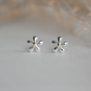 Kanela Silver Stud Earrings "Flower"
