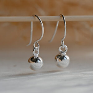 Kanela Silver Drop Earrings "Ball Medium"
