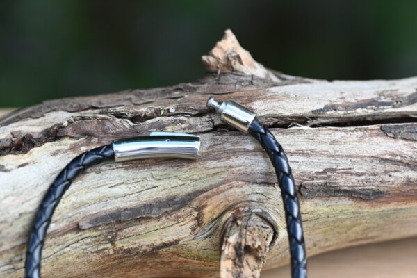 Hilpharakas Leather Bracelet "Single thread" - Image 4