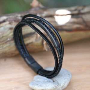 Hilpharakas Leather Bracelet "Black Edge"