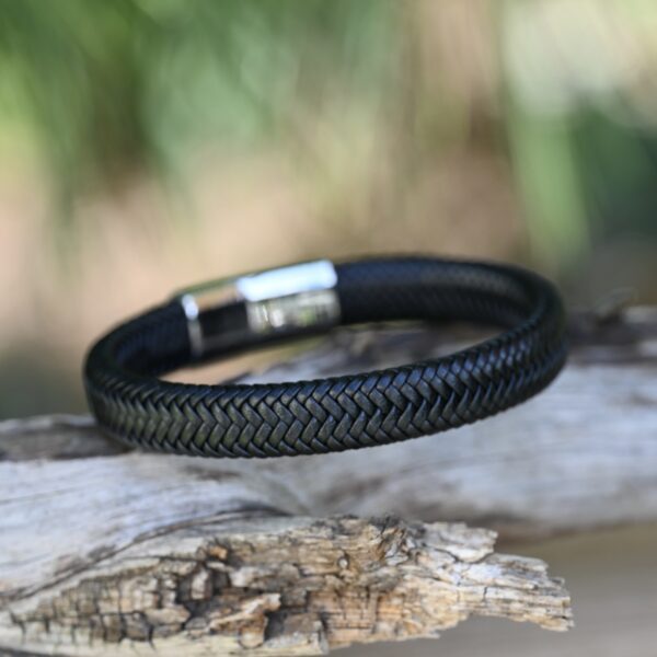 Hilpharakas Leather Bracelet "Bold Braid"