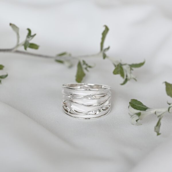 Kanela Silver Ring "Wrinkle"