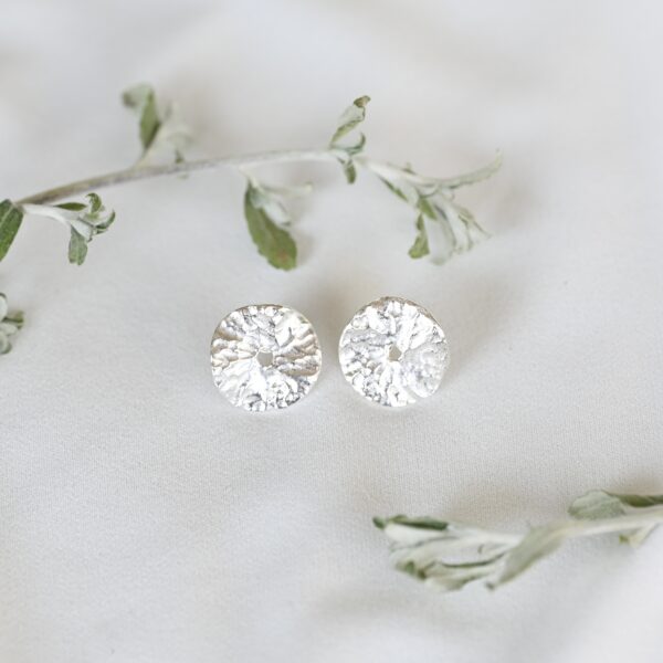 Kanela Silver Stud Earrings "Round"