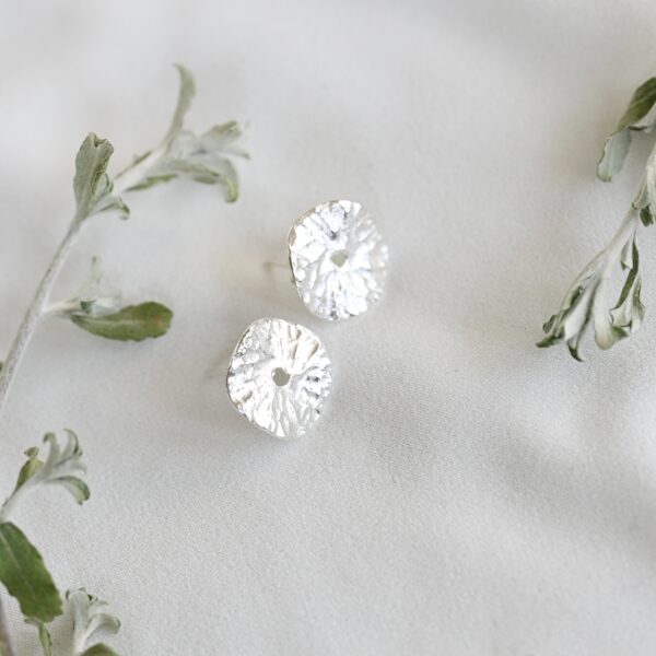 Kanela Silver Stud Earrings "Round" - Image 2
