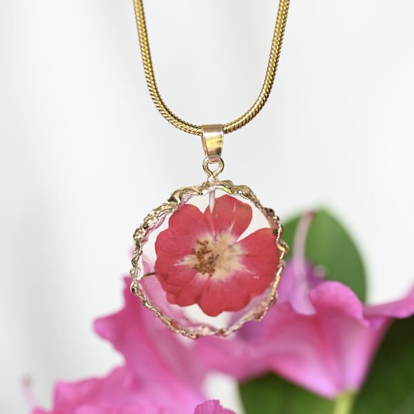 TAIM Resin Necklace “Wild Rose” - Image 2