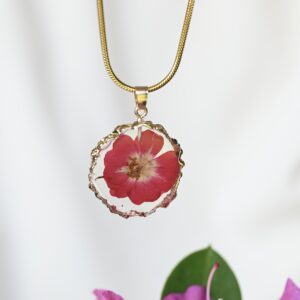 TAIM Resin Necklace “Wild Rose”