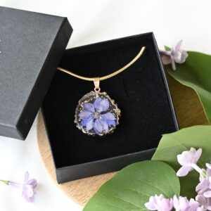 TAIM Resin Necklace “Delphinium”