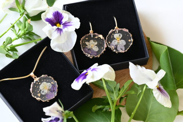 TAIM Resin Earrings “Pansy” - Image 5