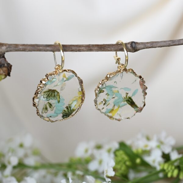 TAIM Resin Earrings “Green Daisy” - Image 3