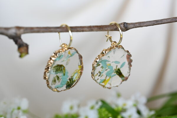 TAIM Resin Earrings “Green Daisy” - Image 2