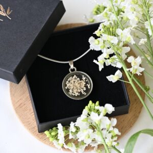 TAIM Silver Steel Necklace “White”