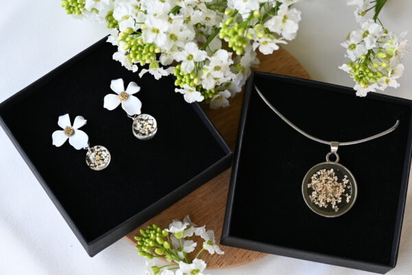 TAIM Silver Steel Necklace “White” - Image 3