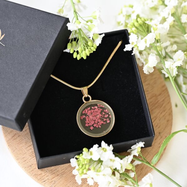 TAIM Gold Steel Necklace “Red”