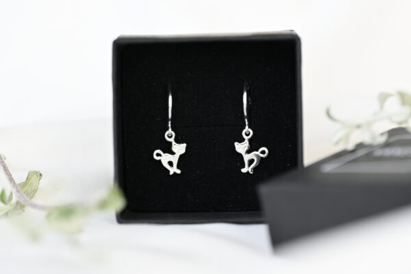 Kanela Silver Drop Earrings "Cat"