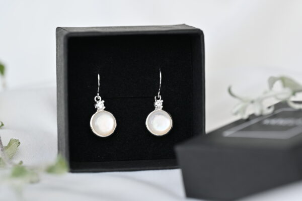 Kanela Silver Drop Earrings "Pearl"