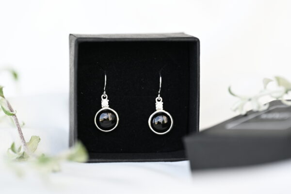 Kanela Silver Drop Earrings "Round Black"