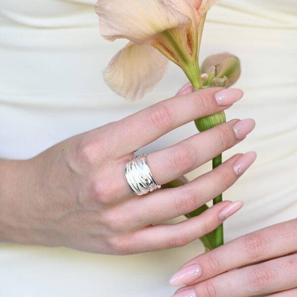 Kanela Silver Ring "Wrinkle" - Image 4