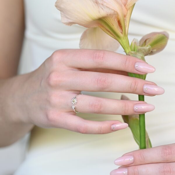 Kanela Silver Ring "Daisy" - Image 2