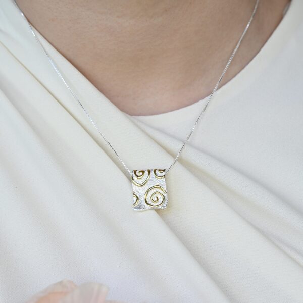 Kanela Silver Necklace "Twist of Gold" - Image 2