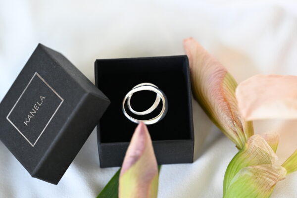 Kanela Silver Ring "Circles"
