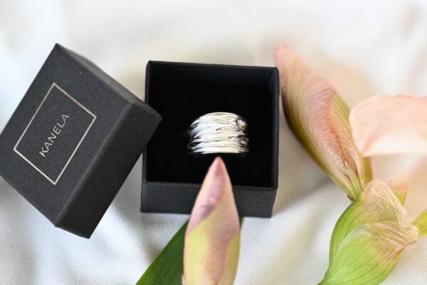 Kanela Silver Ring "Wrinkle" - Image 3