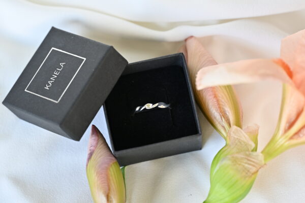 Kanela Silver Ring "Twist"