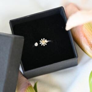 Kanela Silver Ring "Daisy"