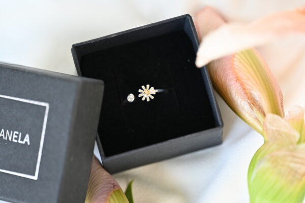 Kanela Silver Ring "Daisy"