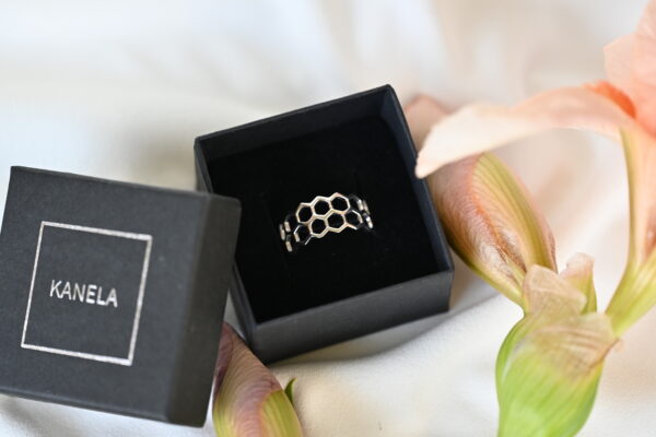 Kanela Silver Ring "Honeycomb"