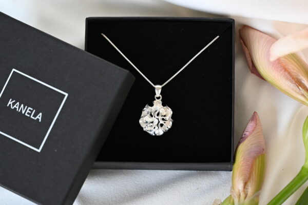 Kanela Silver Necklace "Silver Bloom"