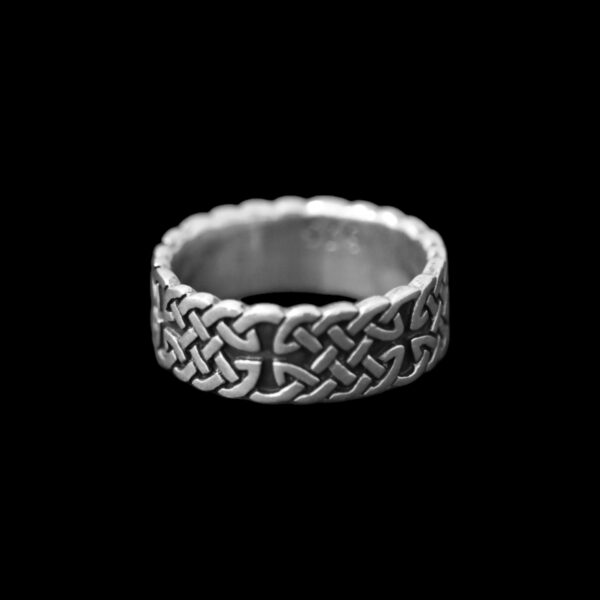 925 sterling silver men’s Celtic knot ring with oxidized finish, 8mm band – Hilpharakas.
