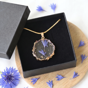 TAIM Resin Necklace “Cornflower”