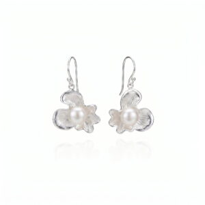 Kanela Silver Earrings "Petal Pearl"
