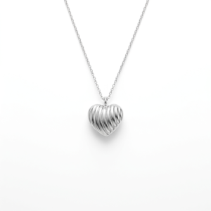 Kanela Silver Necklace "Ribbed Heart"