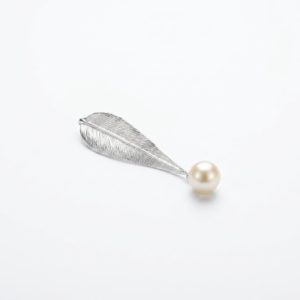 Kanela Silver Pendant "Feather Pearl"