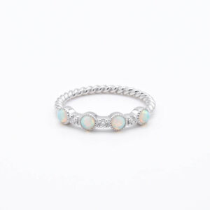 Kanela hõbesõrmus "White Opal"